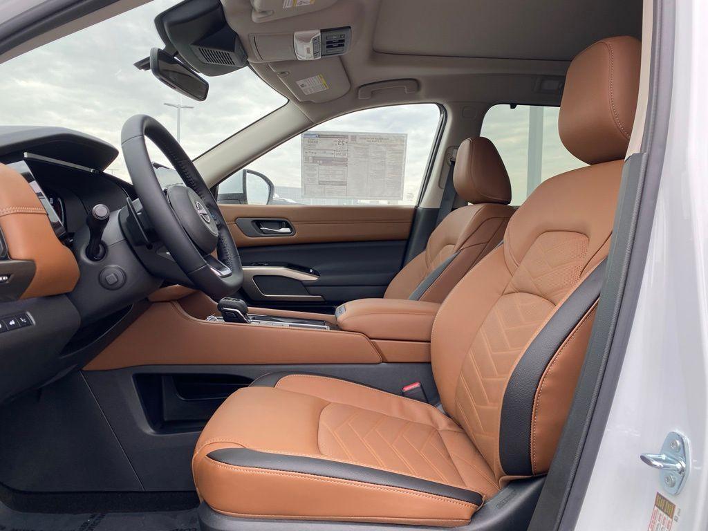 new 2025 Nissan Pathfinder car, priced at $47,753