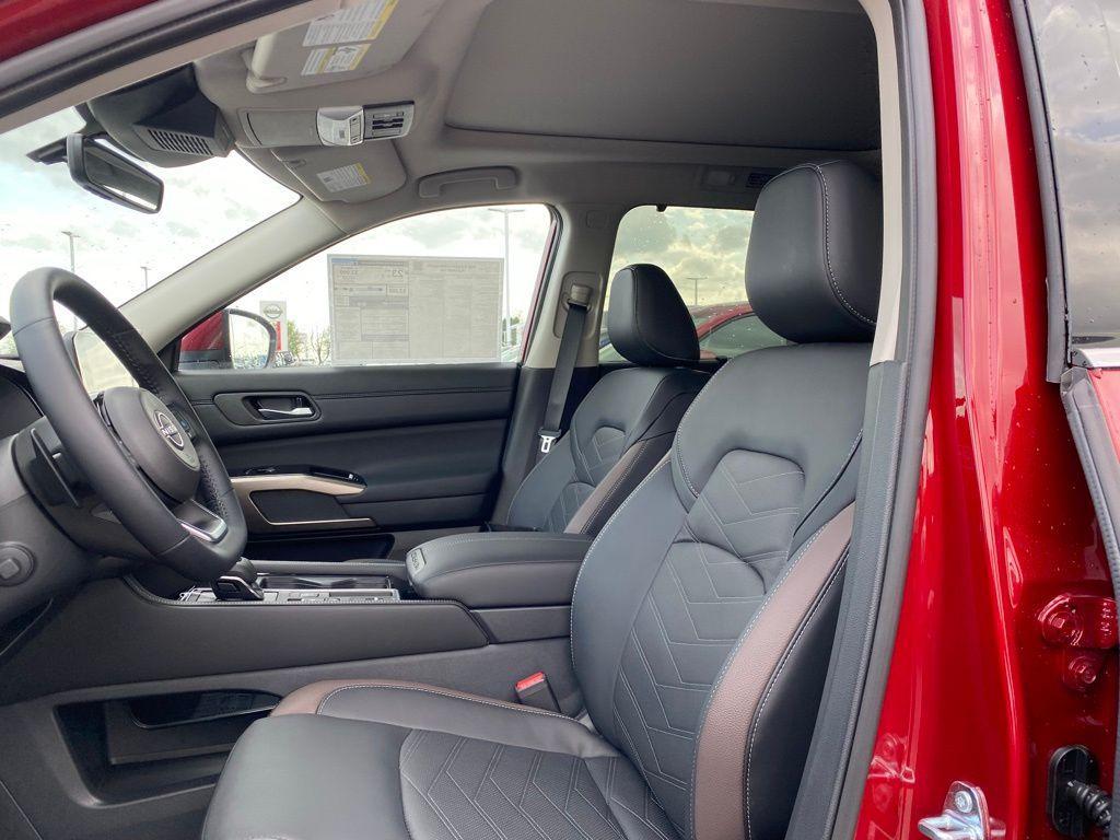 new 2025 Nissan Pathfinder car, priced at $47,874