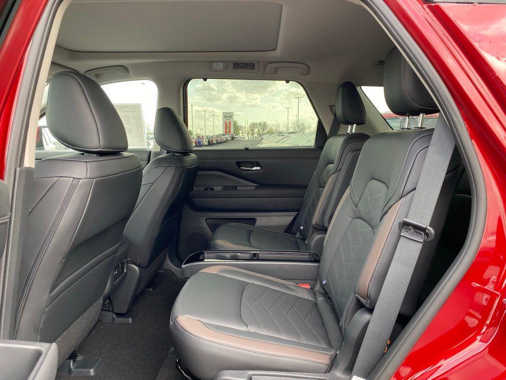 new 2025 Nissan Pathfinder car, priced at $47,874