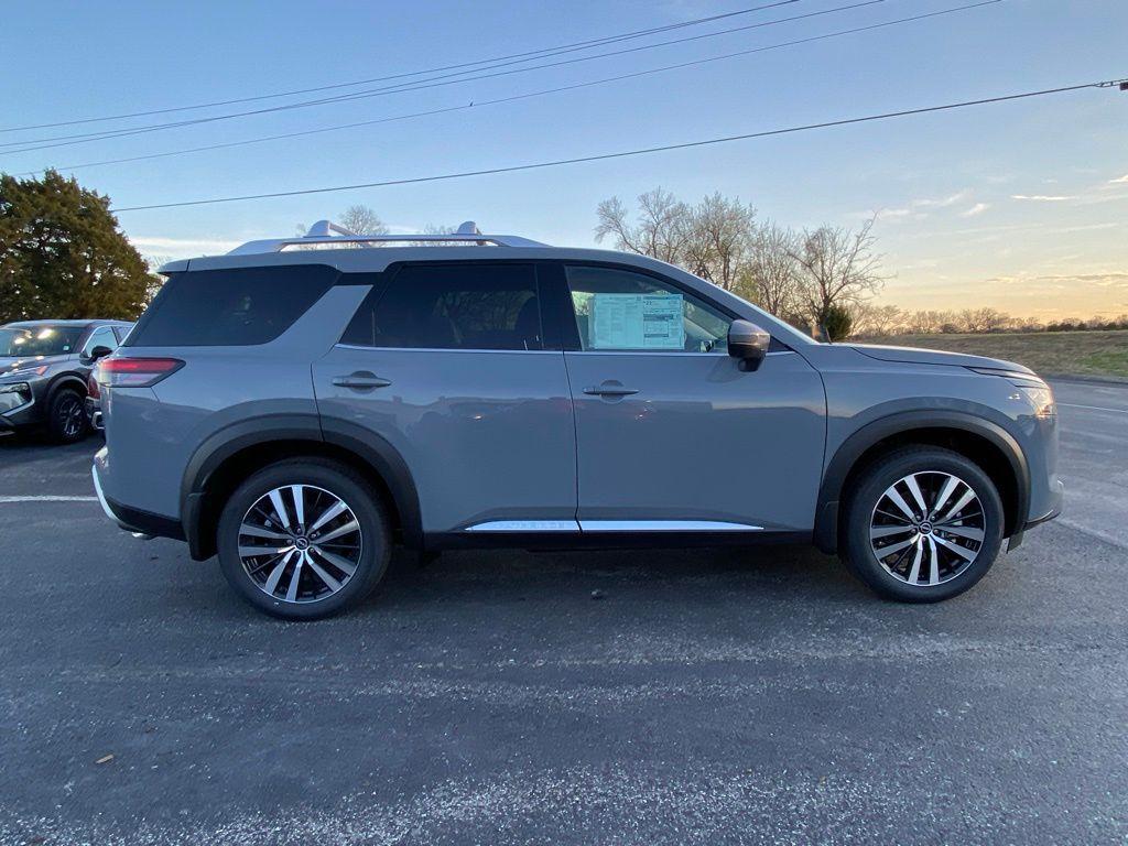 new 2025 Nissan Pathfinder car, priced at $47,796