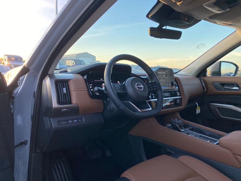 new 2025 Nissan Pathfinder car, priced at $47,796