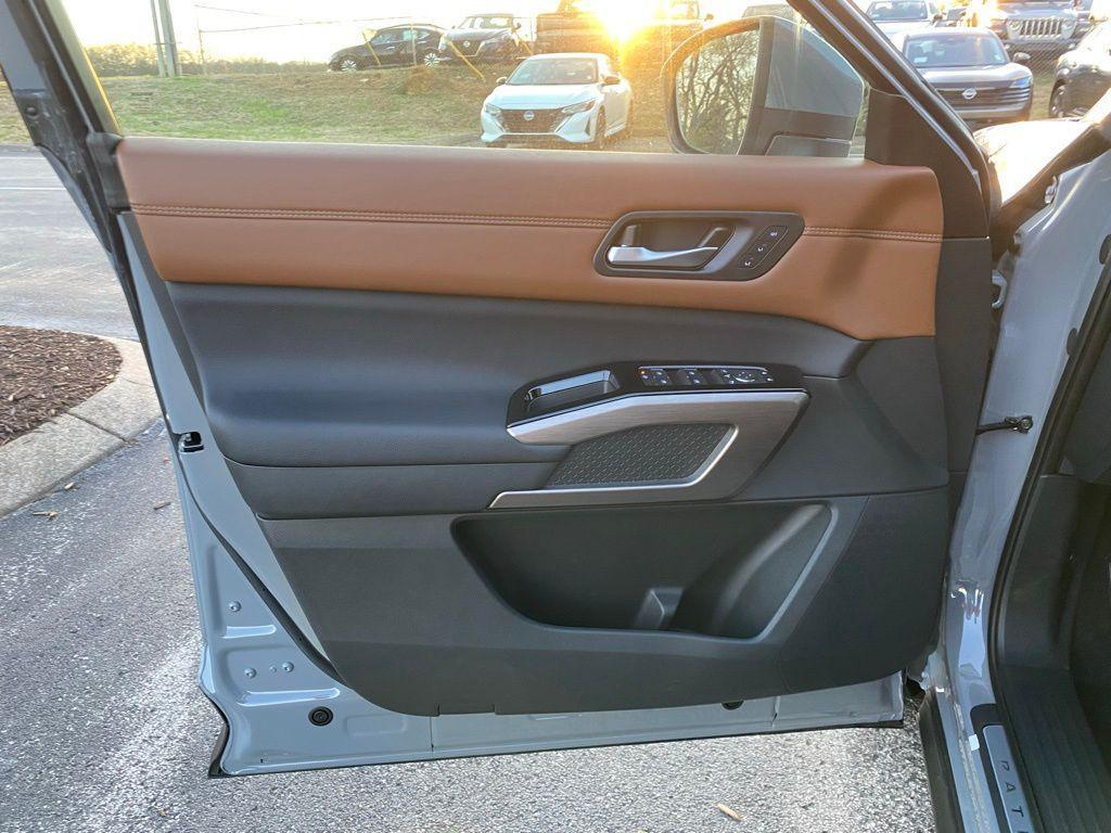 new 2025 Nissan Pathfinder car, priced at $47,796