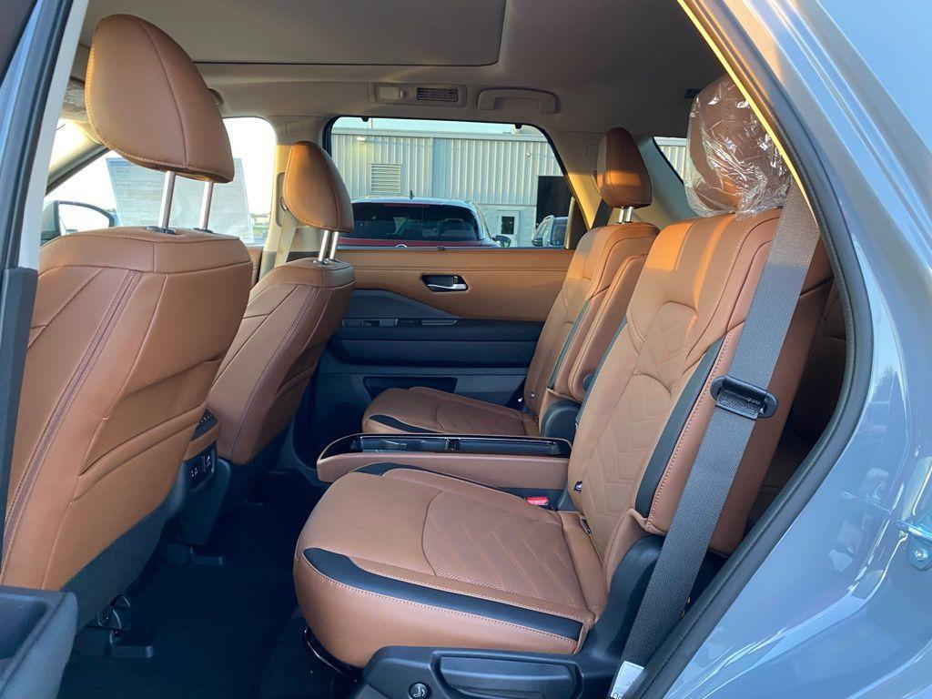 new 2025 Nissan Pathfinder car, priced at $47,796