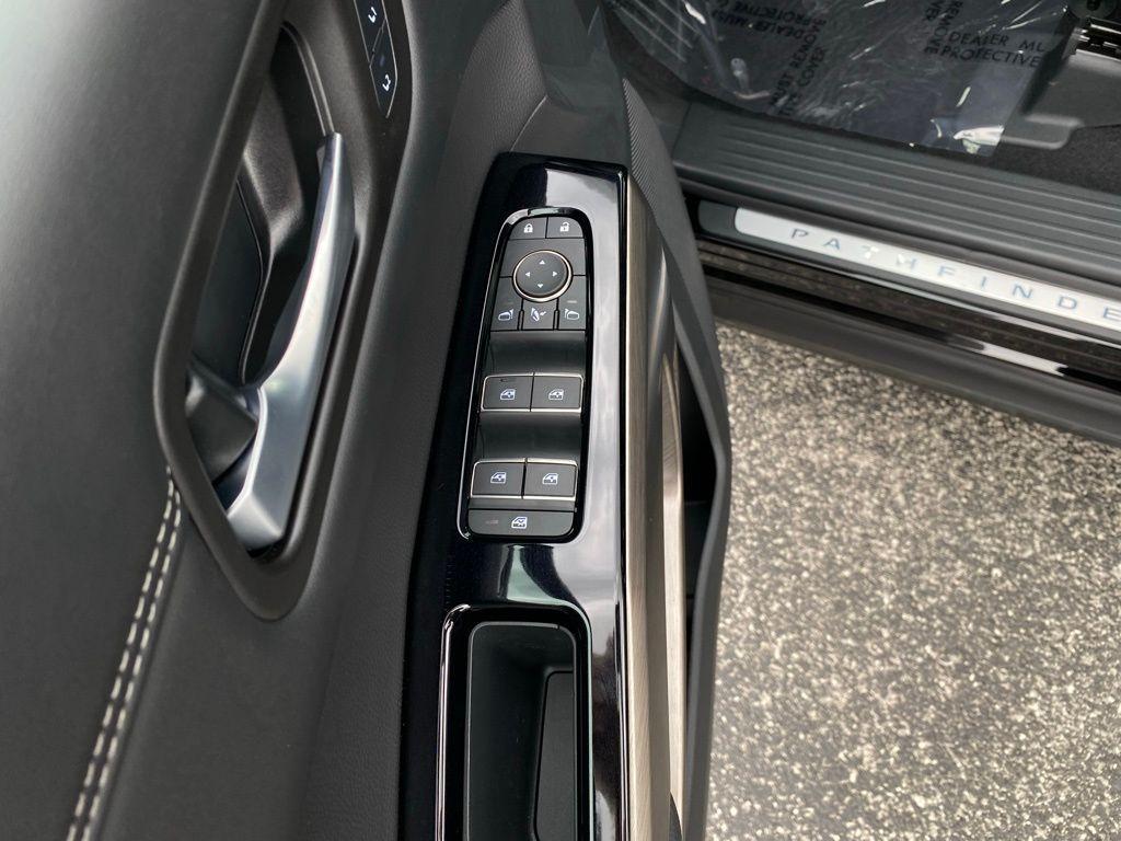 new 2025 Nissan Pathfinder car, priced at $46,557