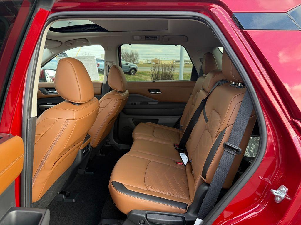 new 2025 Nissan Pathfinder car, priced at $47,340