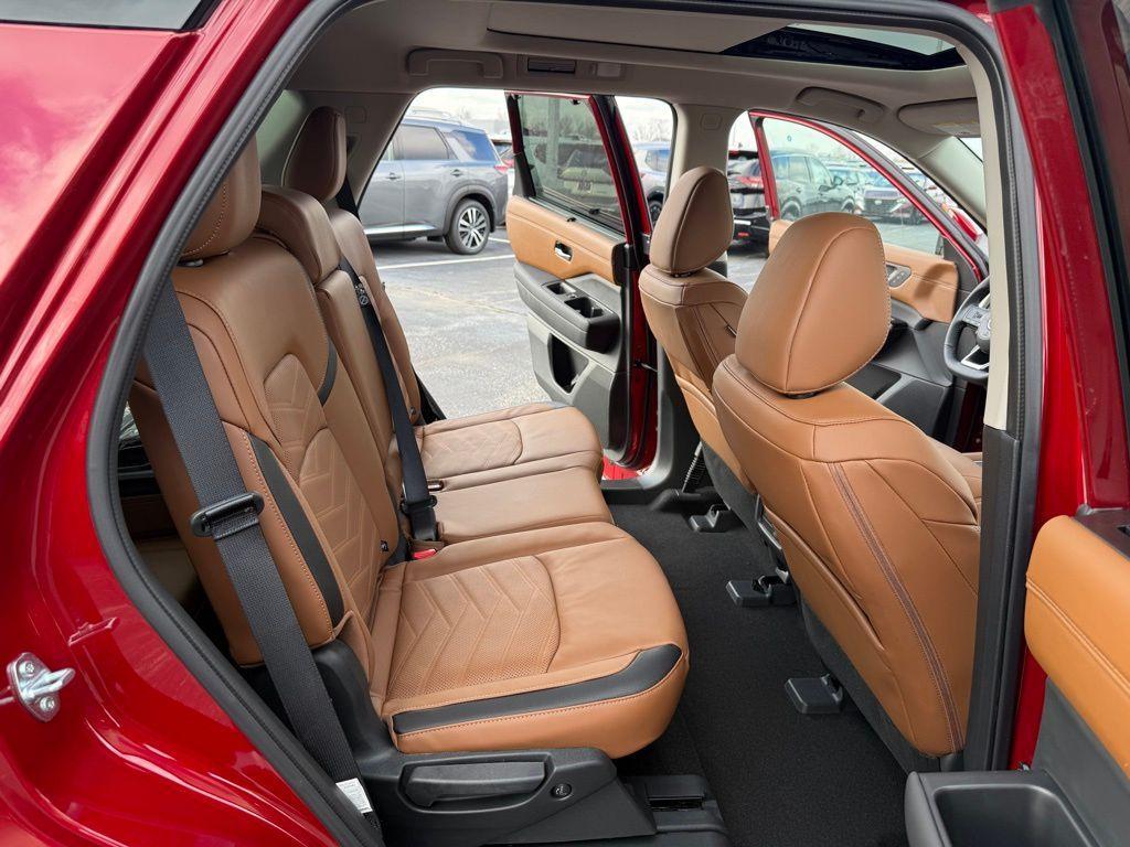 new 2025 Nissan Pathfinder car, priced at $47,340