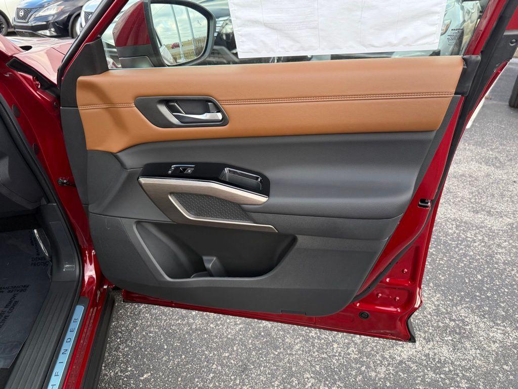 new 2025 Nissan Pathfinder car, priced at $47,340