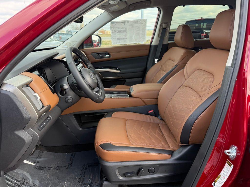 new 2025 Nissan Pathfinder car, priced at $47,340