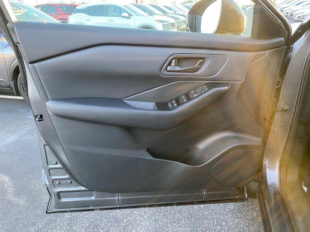 new 2025 Nissan Rogue car, priced at $25,959