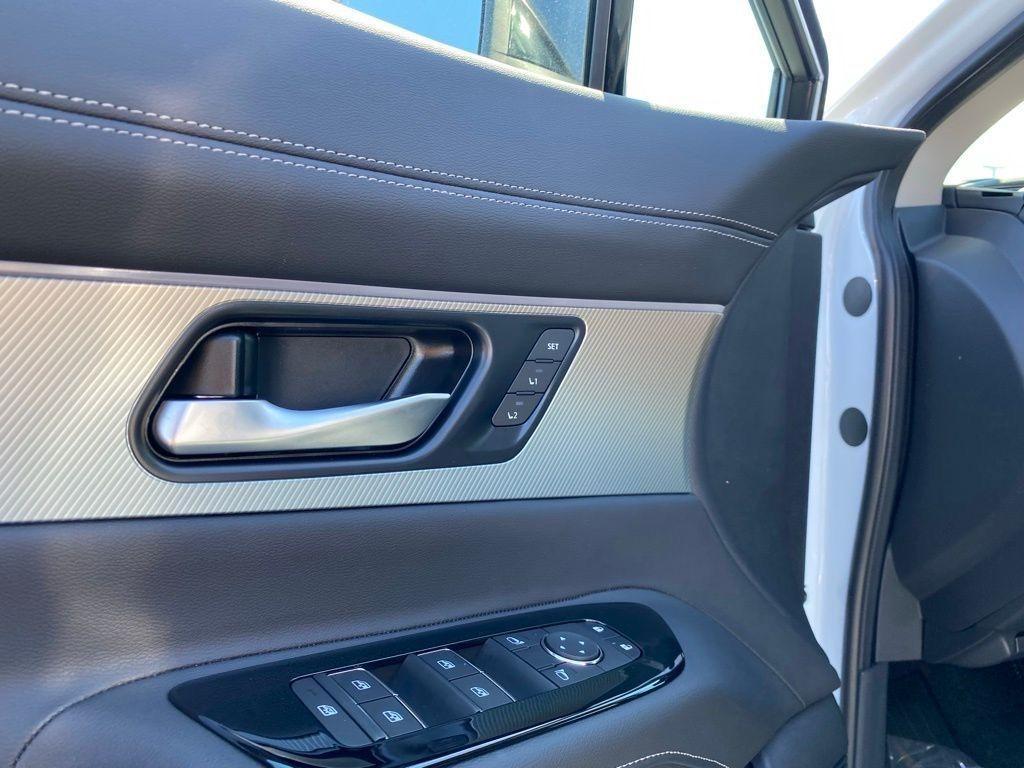 new 2025 Nissan Murano car, priced at $43,182