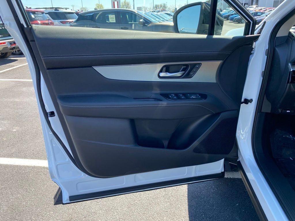 new 2025 Nissan Murano car, priced at $43,182