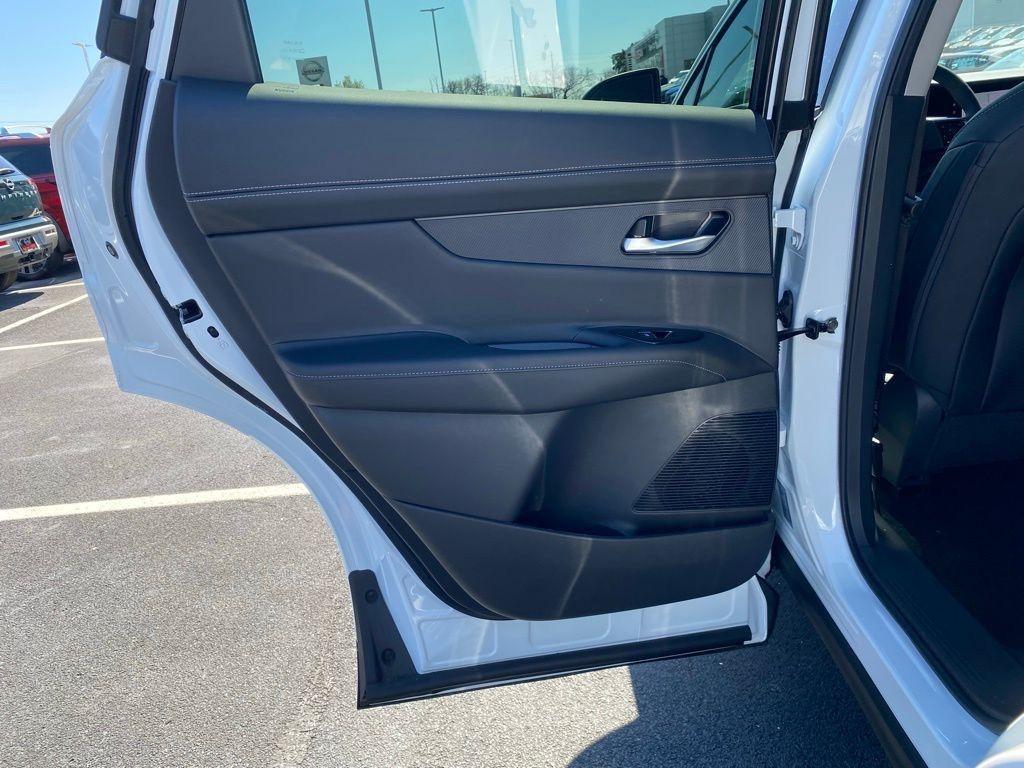 new 2025 Nissan Murano car, priced at $43,182