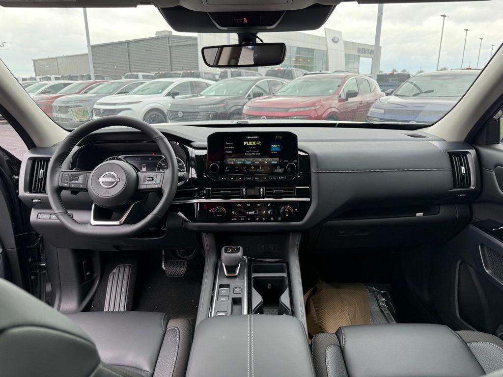 new 2025 Nissan Pathfinder car, priced at $40,543