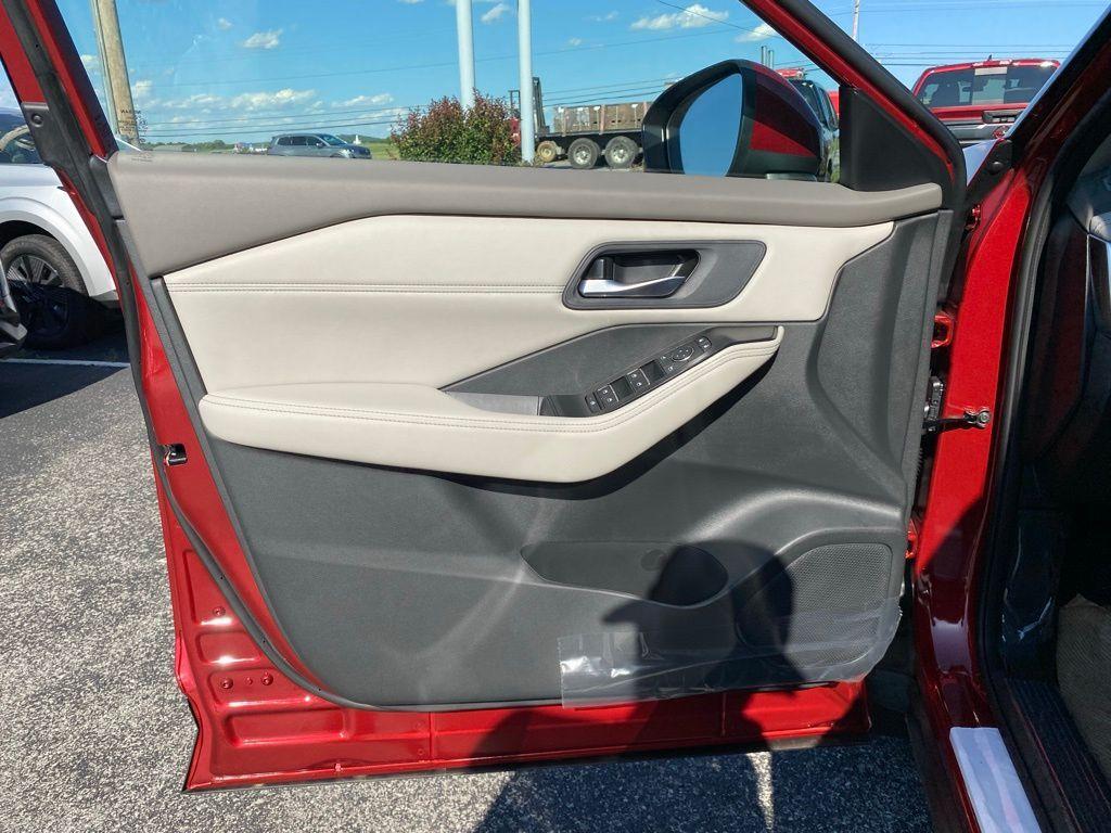 new 2025 Nissan Rogue car, priced at $31,613