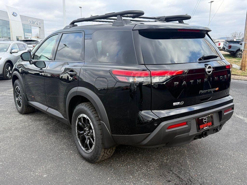 new 2025 Nissan Pathfinder car, priced at $42,425