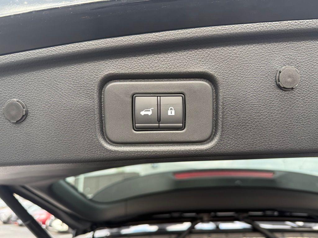 new 2025 Nissan Pathfinder car, priced at $42,425