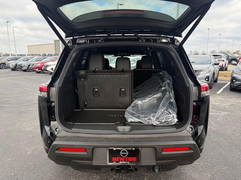 new 2025 Nissan Pathfinder car, priced at $42,425