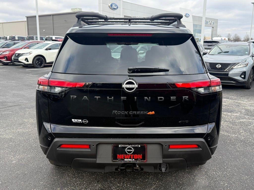 new 2025 Nissan Pathfinder car, priced at $42,425