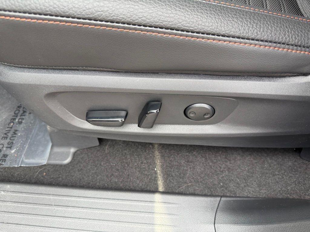 new 2025 Nissan Pathfinder car, priced at $42,425