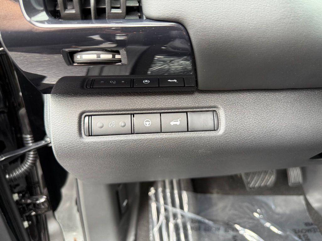 new 2025 Nissan Pathfinder car, priced at $38,197