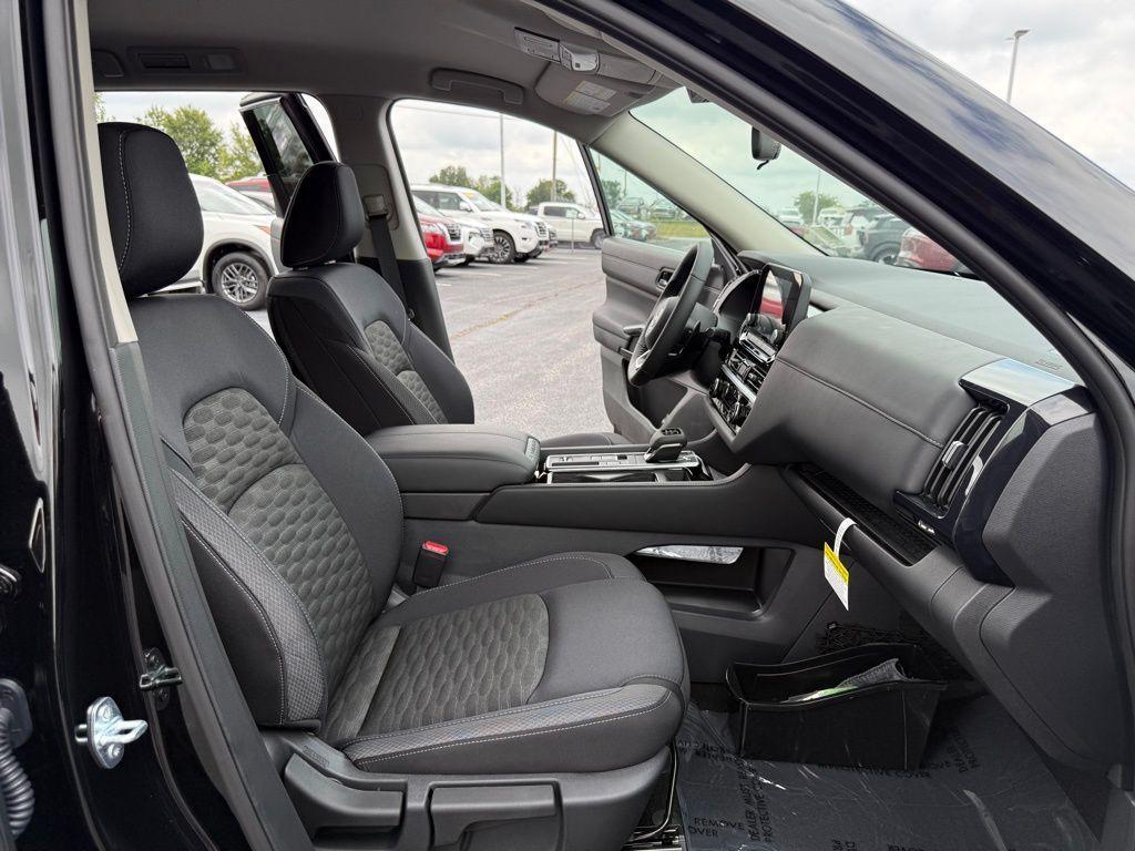 new 2025 Nissan Pathfinder car, priced at $38,197