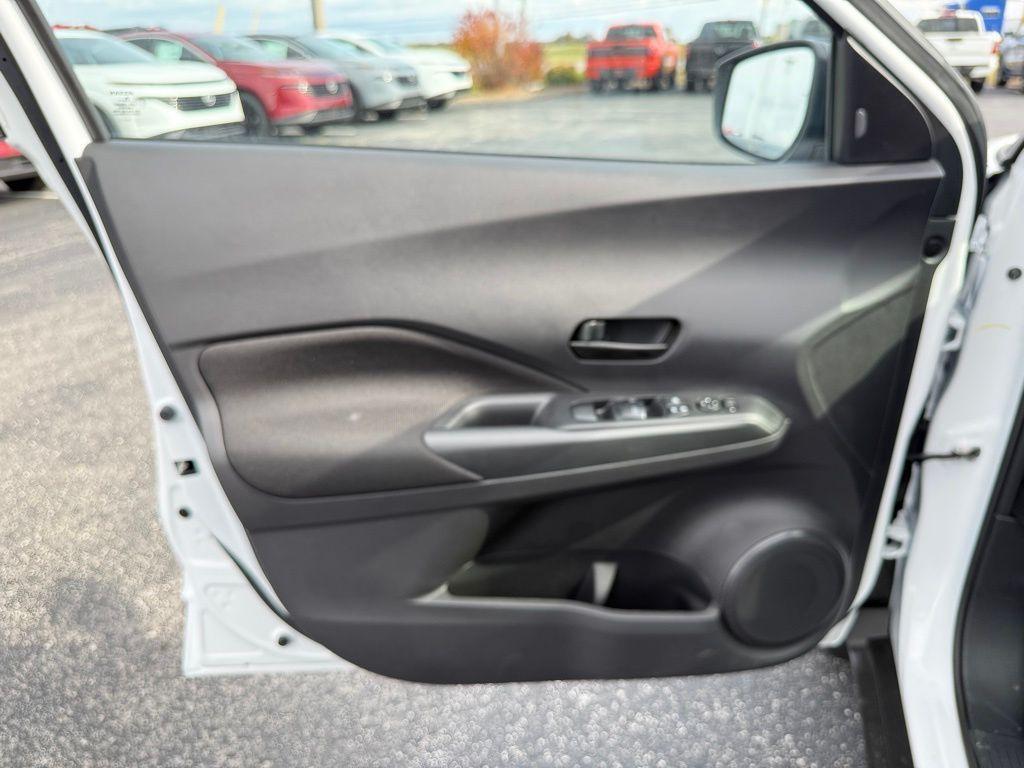 new 2025 Nissan Kicks Play car, priced at $20,865