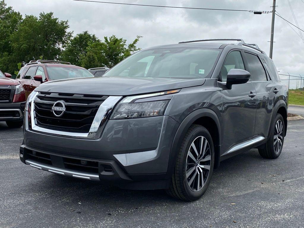 new 2025 Nissan Pathfinder car, priced at $49,550
