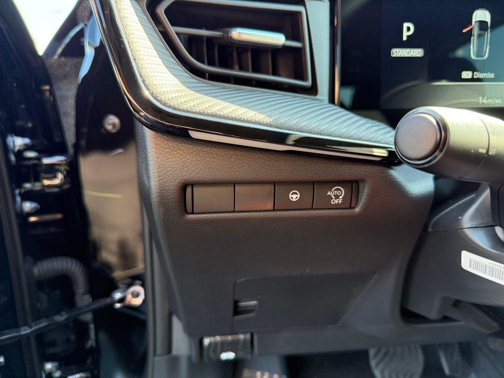 new 2025 Nissan Kicks car, priced at $25,106