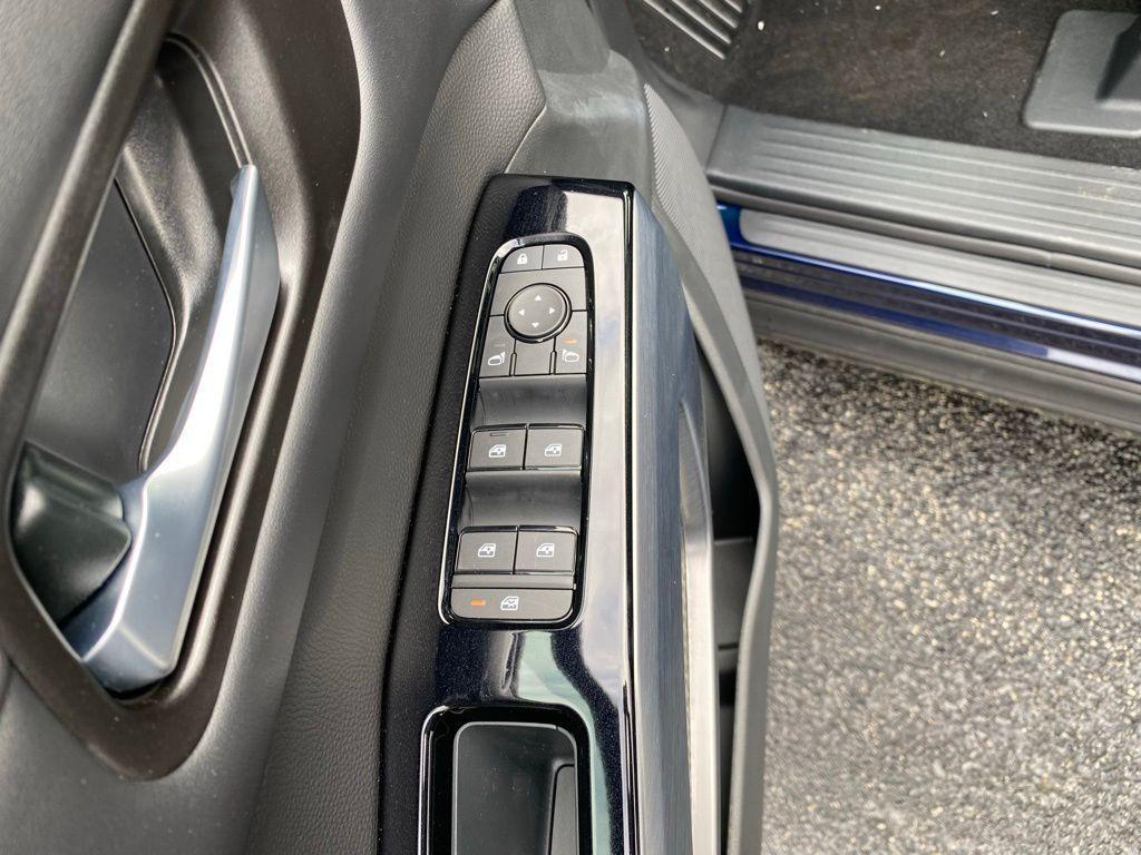 new 2025 Nissan Pathfinder car, priced at $37,981