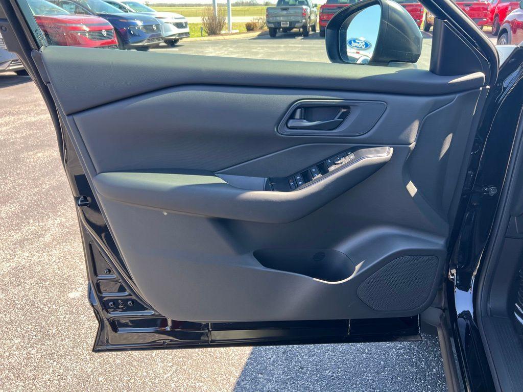 new 2025 Nissan Rogue car, priced at $25,959