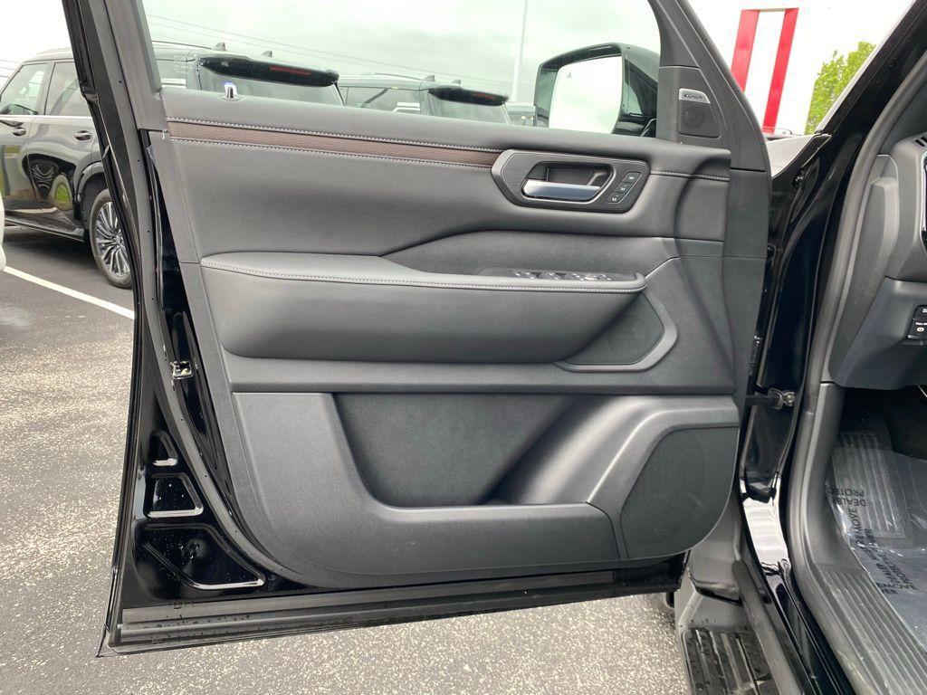 new 2025 Nissan Armada car, priced at $65,981