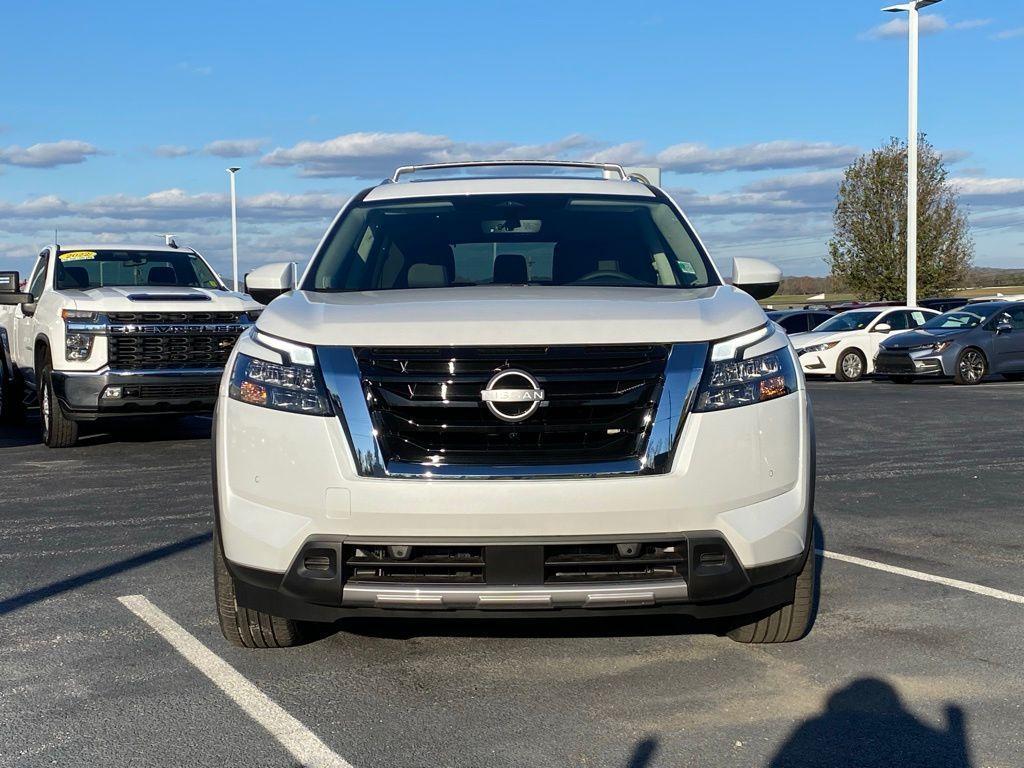 new 2025 Nissan Pathfinder car, priced at $43,567
