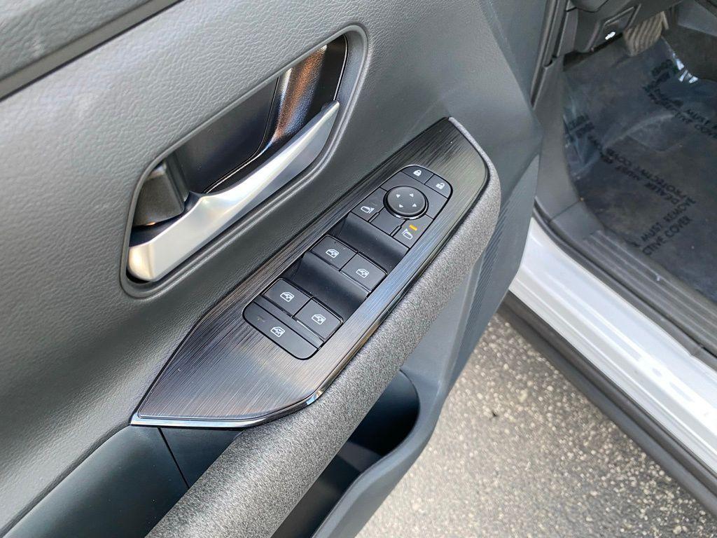 new 2025 Nissan Kicks car, priced at $24,419