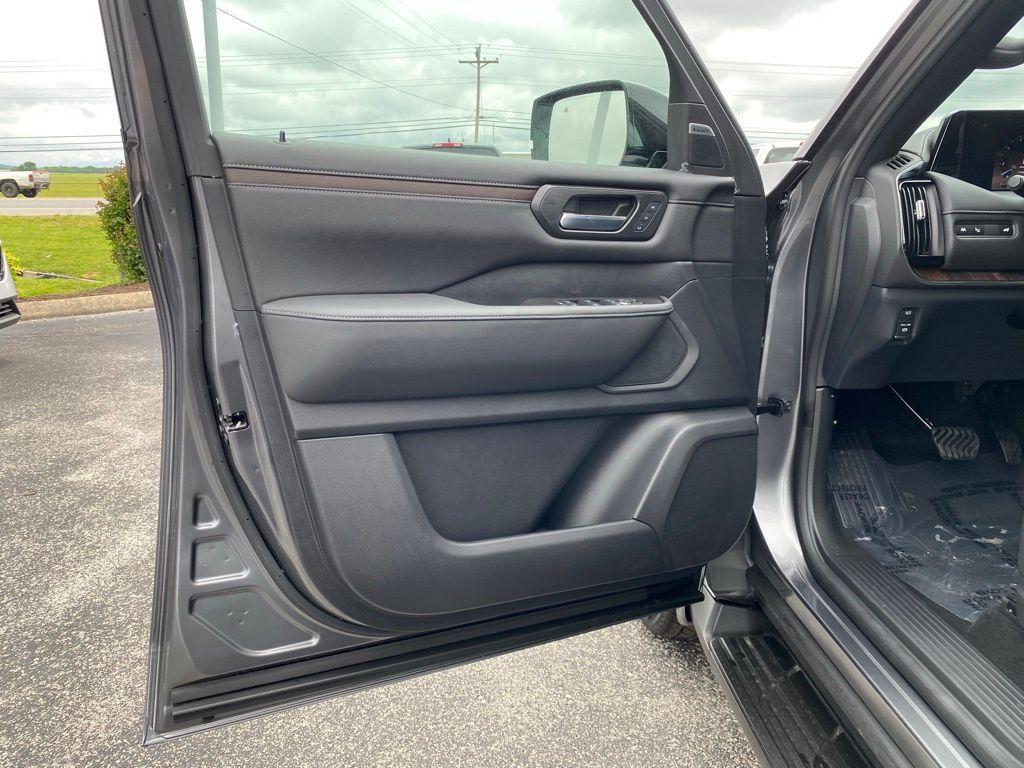 new 2025 Nissan Armada car, priced at $61,061