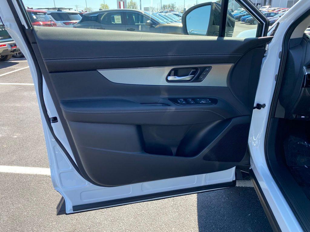 new 2025 Nissan Murano car, priced at $46,182