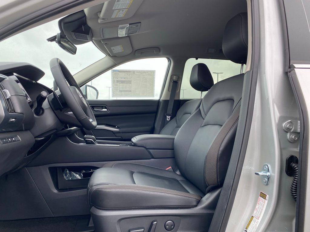 new 2025 Nissan Pathfinder car, priced at $37,549