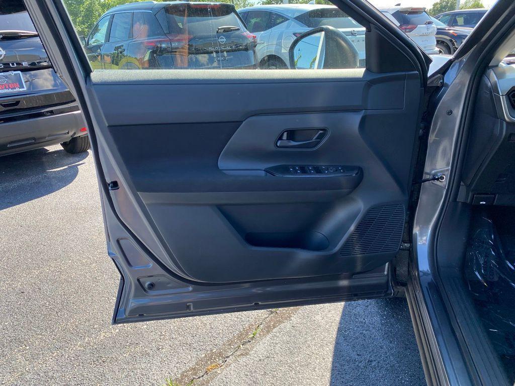 new 2025 Nissan Kicks car, priced at $21,891