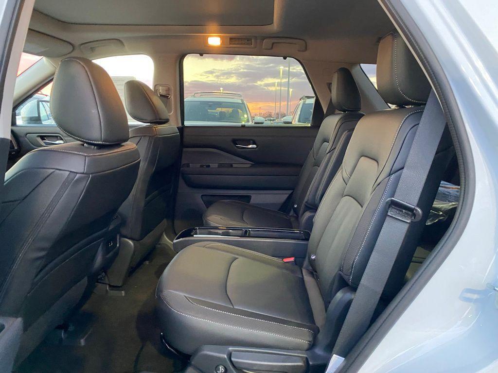 new 2025 Nissan Pathfinder car, priced at $43,567