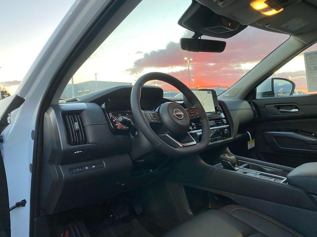 new 2025 Nissan Pathfinder car, priced at $43,567