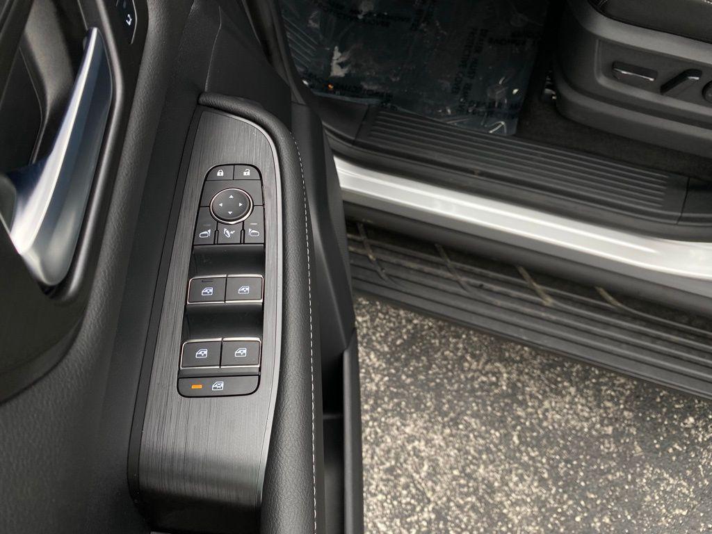 new 2025 Nissan Armada car, priced at $60,981