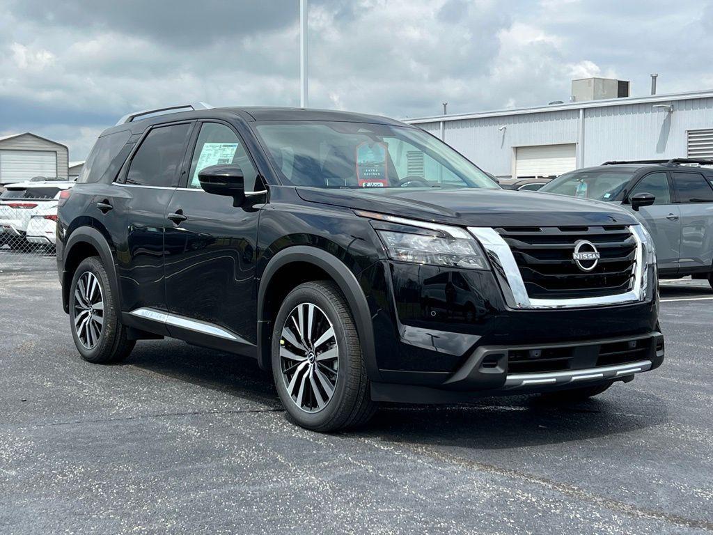 new 2025 Nissan Pathfinder car, priced at $46,636