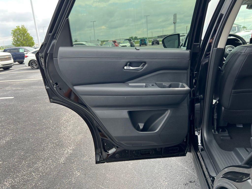 new 2025 Nissan Pathfinder car, priced at $46,636