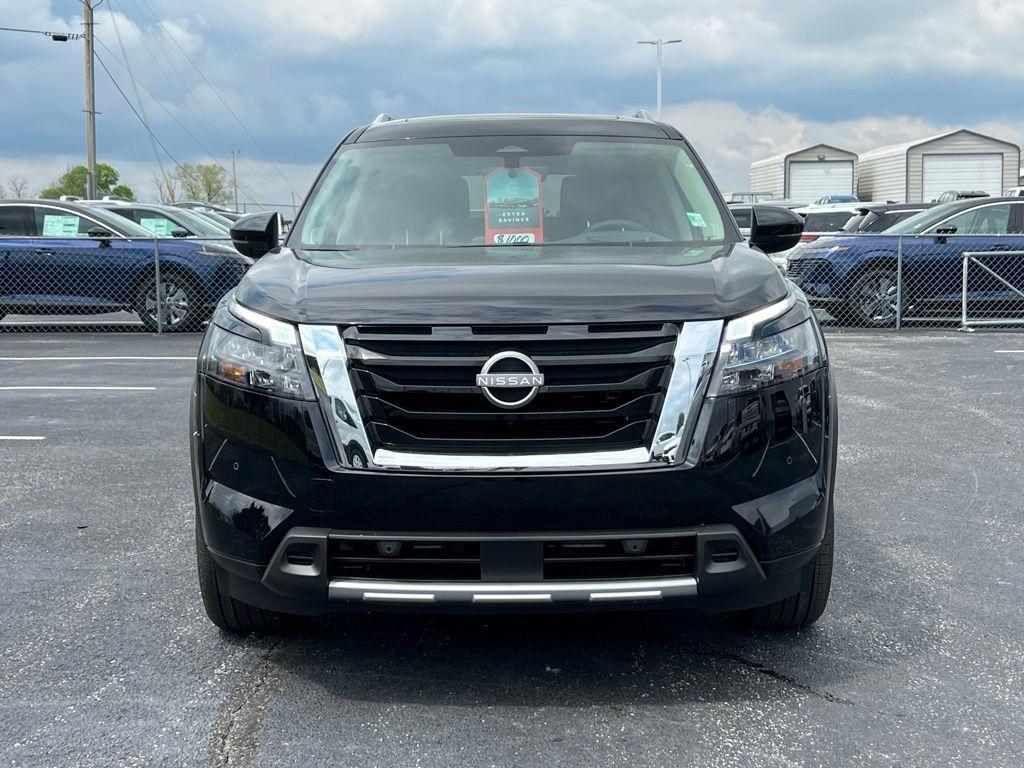 new 2025 Nissan Pathfinder car, priced at $46,636