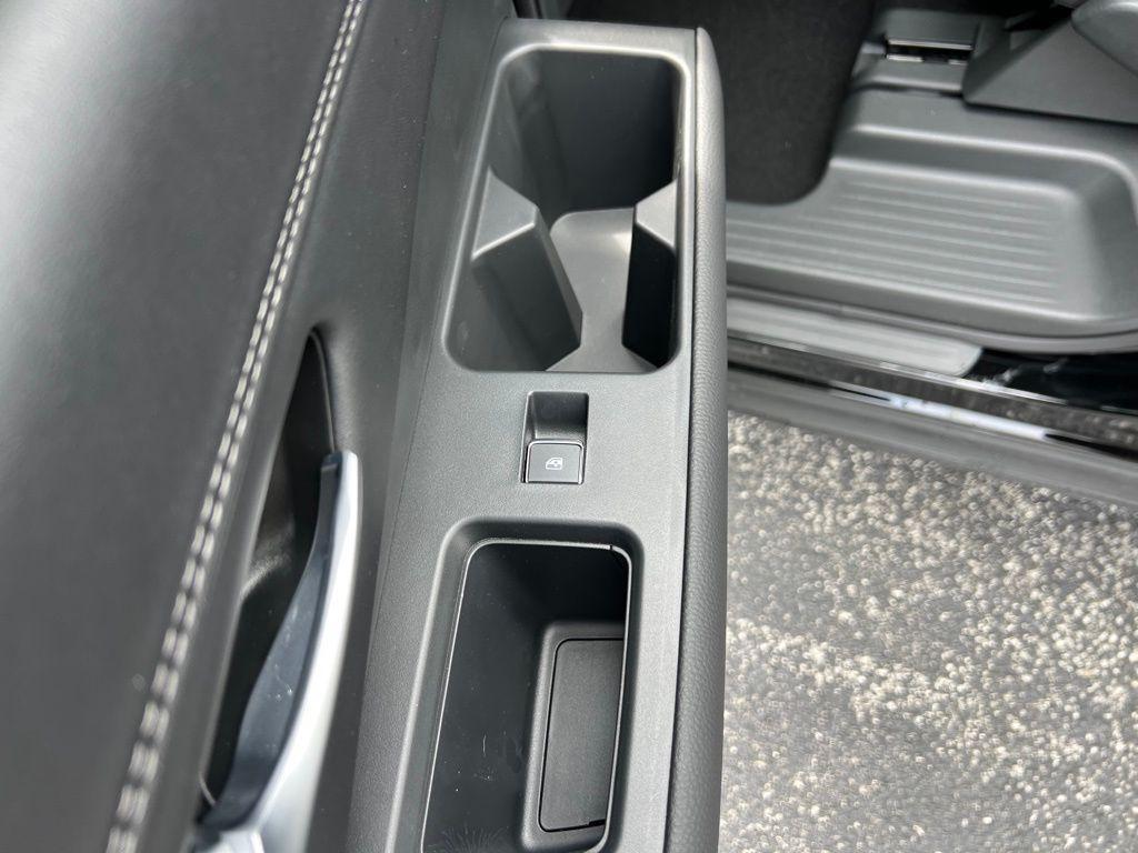 new 2025 Nissan Pathfinder car, priced at $46,636