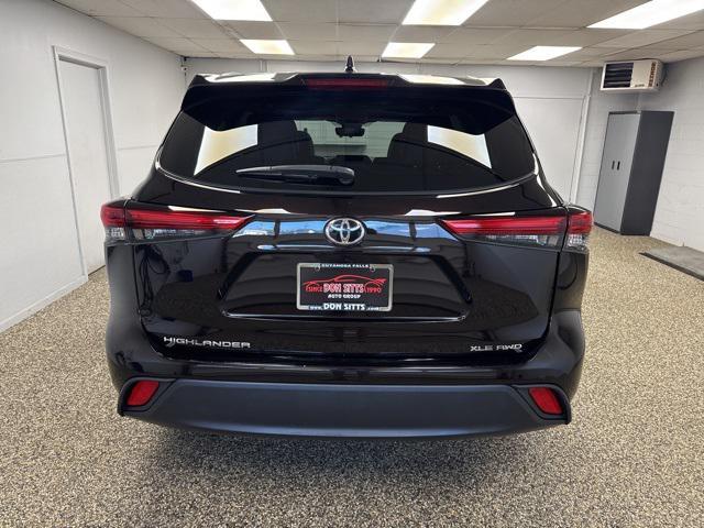 used 2022 Toyota Highlander car, priced at $34,995