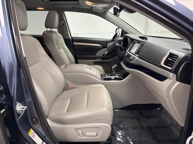 used 2018 Toyota Highlander car, priced at $25,995