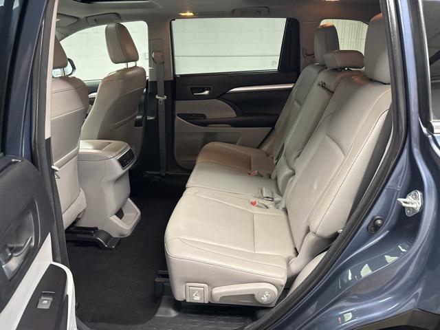 used 2018 Toyota Highlander car, priced at $25,995