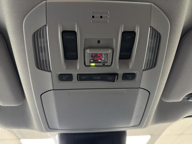 used 2022 Toyota Highlander car, priced at $37,995