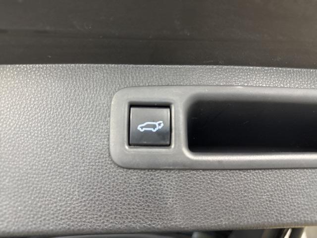 used 2022 Toyota Highlander car, priced at $37,995