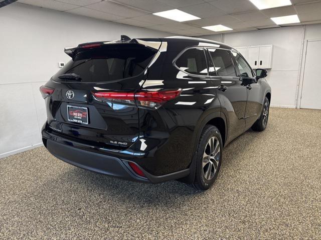used 2022 Toyota Highlander car, priced at $37,995